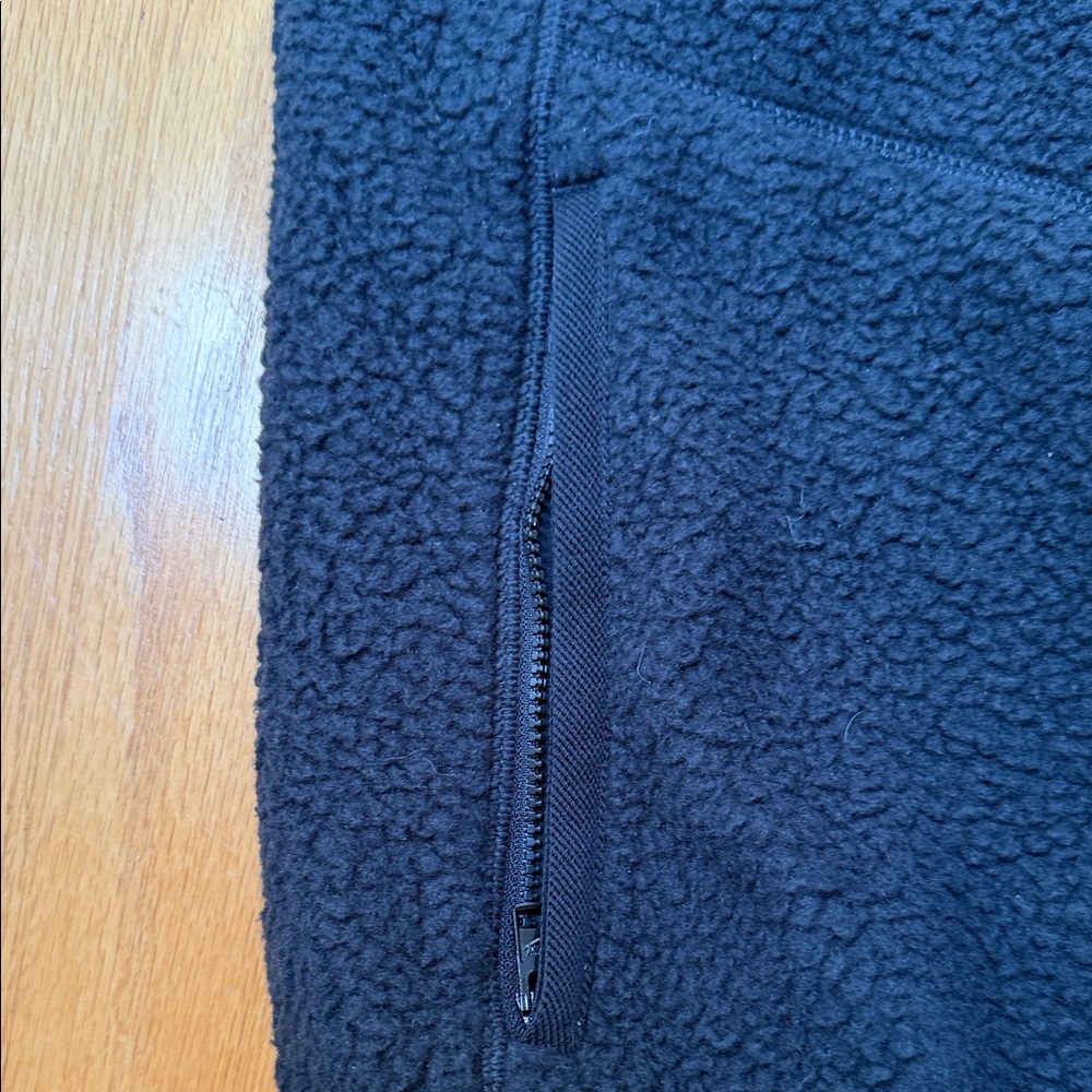 NWT Nike Men's Black Sherpa Vest Large - Picture 5 of 6